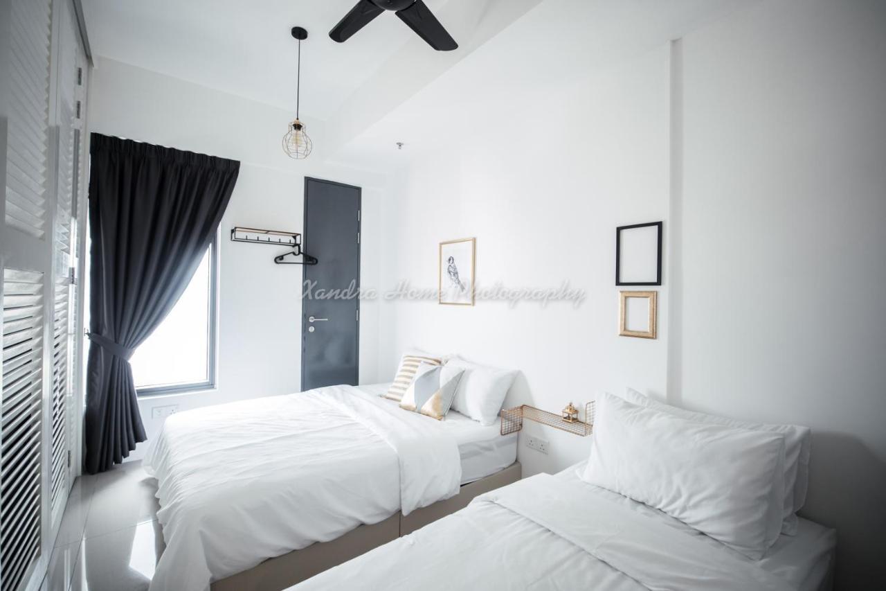 Xandra'S 218 Macalister Suite George Town Exterior photo